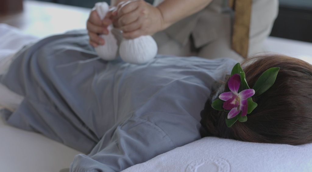 Tumnan Thai Herbal Compress and Massage Ball 150g